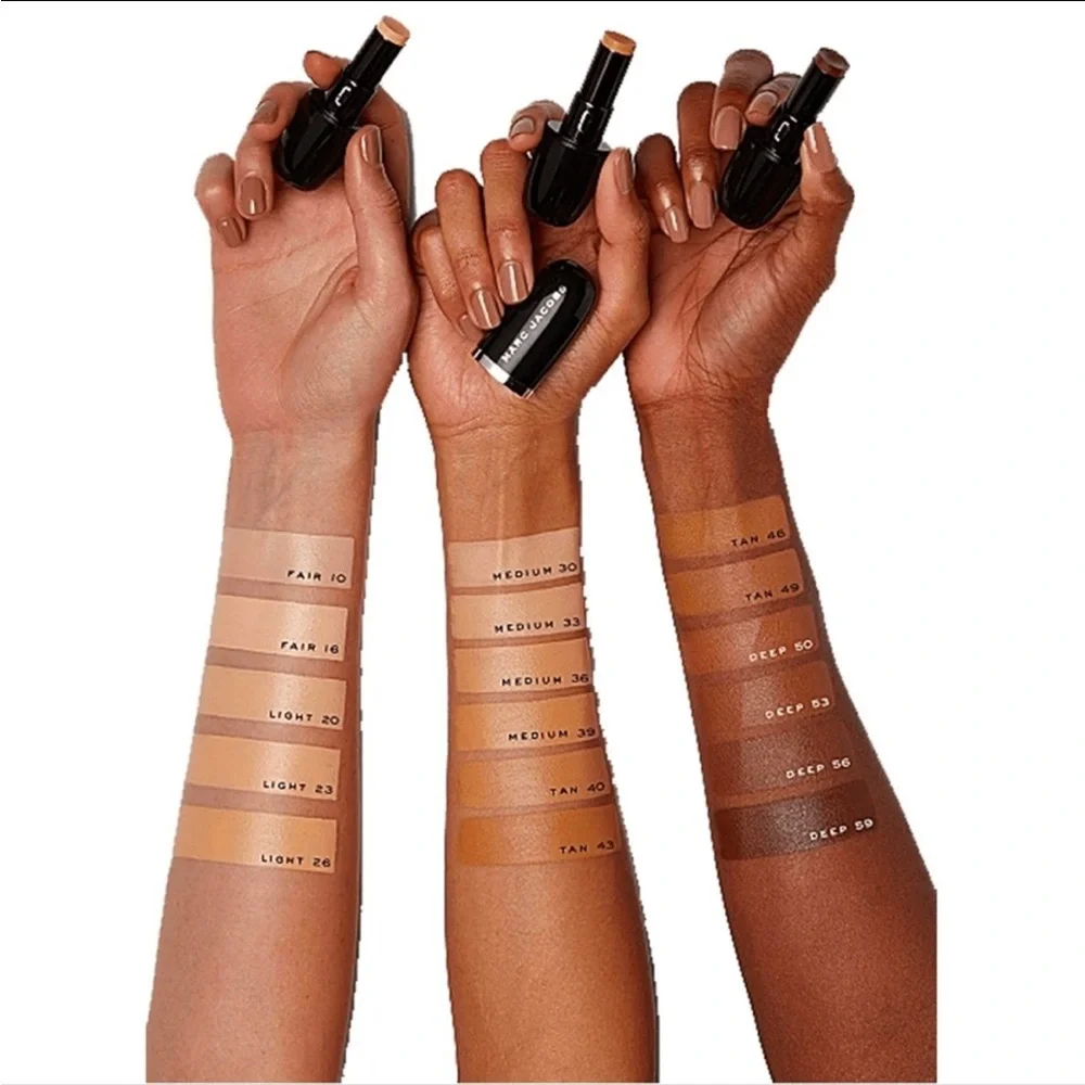 Marc Jacobs Beauty Accomplice Concealer & Touch-Up Stick DEEP 56